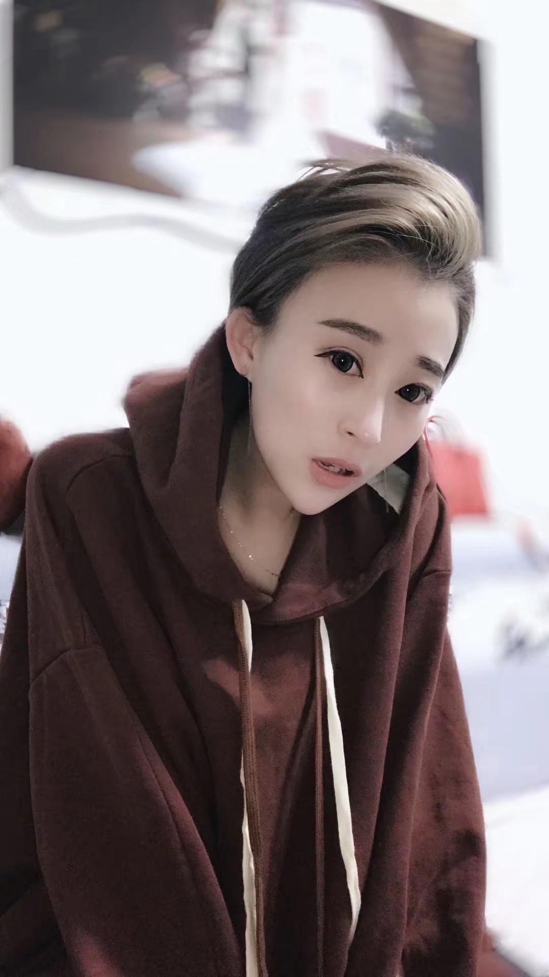幸好当初是精神小妹 不然配不上这首歌🙃