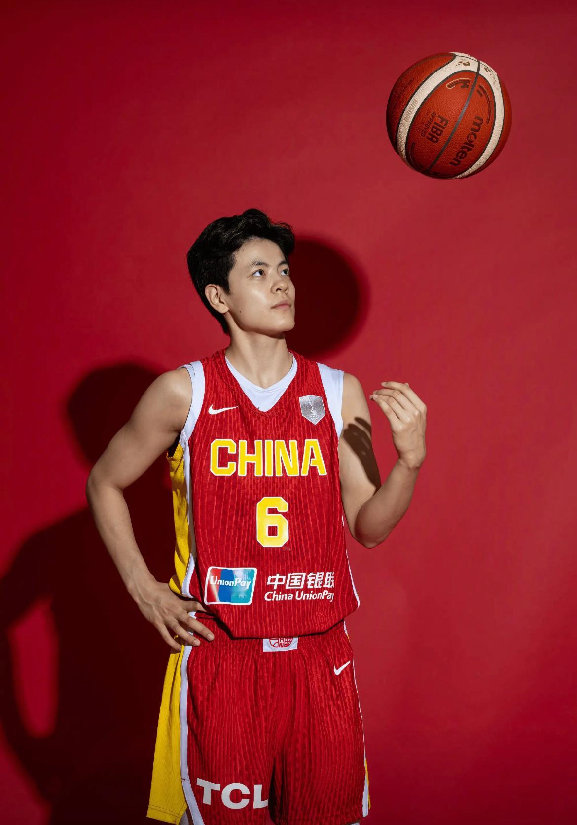 中国女篮姐妹花好甜 你认为杨舒予在本届女篮亚洲杯场均能够贡献多少分？WCBA总决