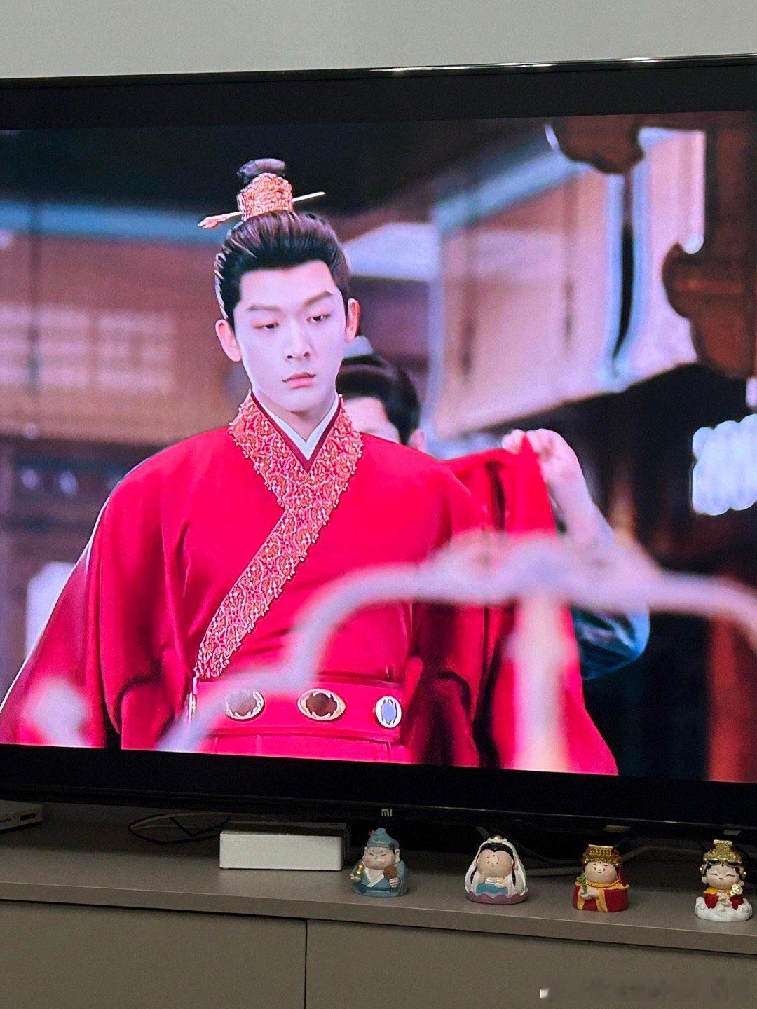 #崔行舟结婚如上坟#张晚意又来结婚如上坟！哥在这个赛道，独领风骚~崔九这样子，跟