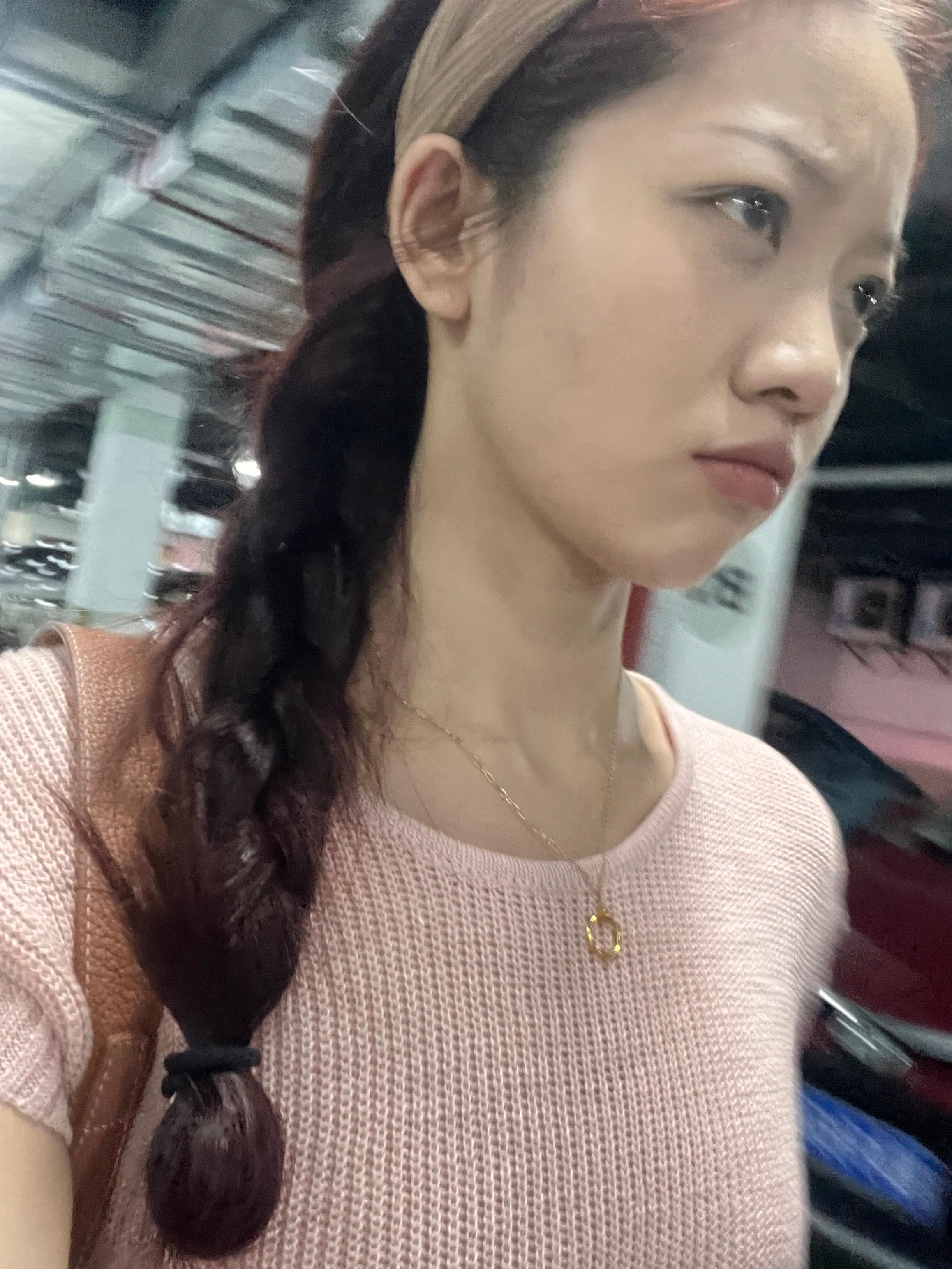 好忙好忙 三点吃完饭 约的五点普拉提 六点半的架子鼓 八点的晚饭都怪开学！！我的