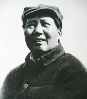 1972年，有人问毛主席，国内走资派复辟怎么办？毛主席认为，走资派就是《红楼梦》