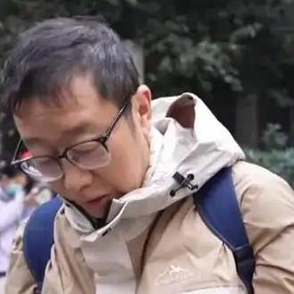 赖海林，武汉生物工程学院的55岁学生，选择在12月20日踏入2026年研究生考试