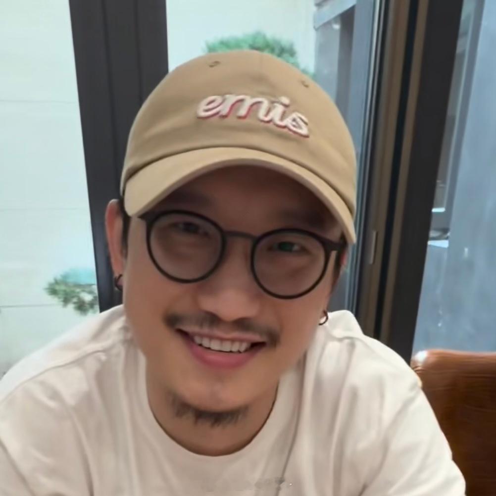 晔乎不老王  晔乎不老王一年体重变化大赏王嘉良怎么只有你胖了