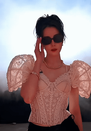 迪丽热巴工作室 审美一沫真挚的情话迪丽热巴工作室 审美！一沫真挚的情话