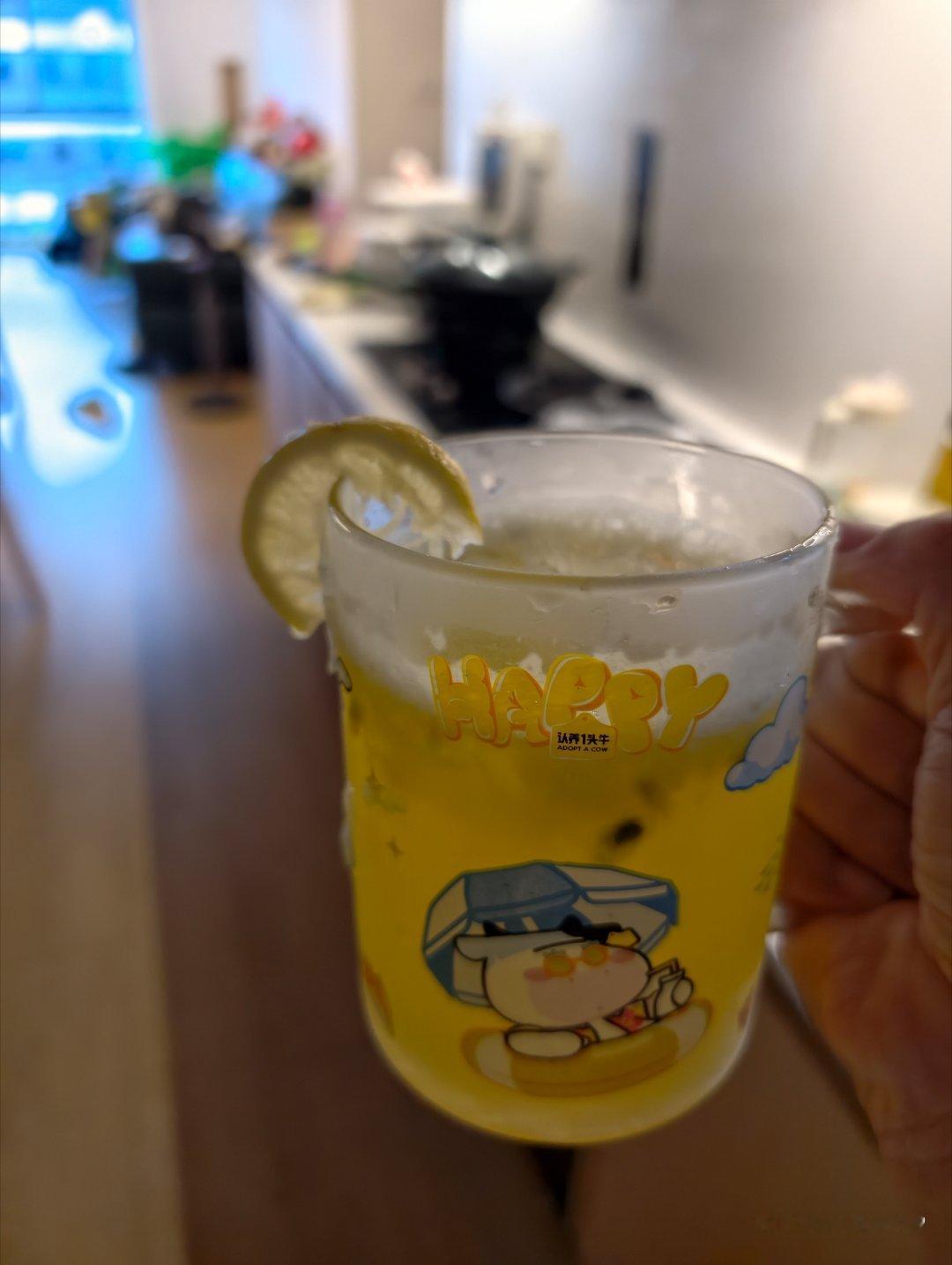 下班到家迎面奉上手作特调小家伙暖起来真是有一手暂时收回我说的“狗都嫌”
