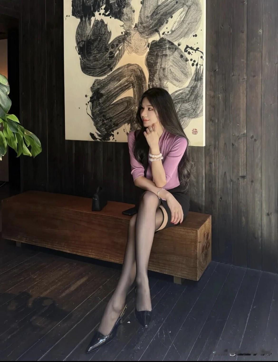 11月21日 晴 | 一场名为“我”的展览

今天在巷弄深处的门口，被朋友抓拍下