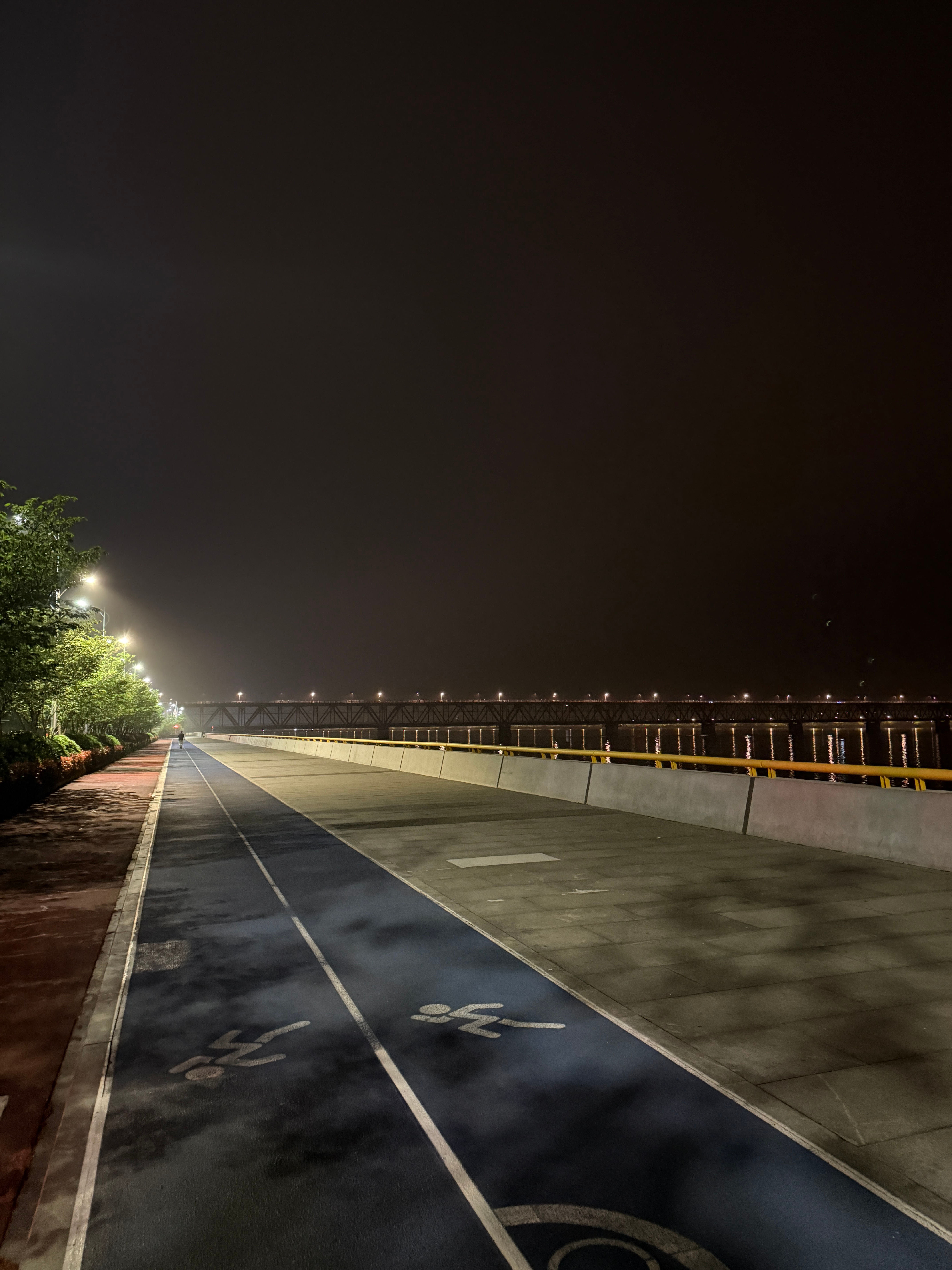 因为某些不可抗因素，要跑去南京去呆一段时间～好喜欢杭州！虽然很近，能够高速来回，