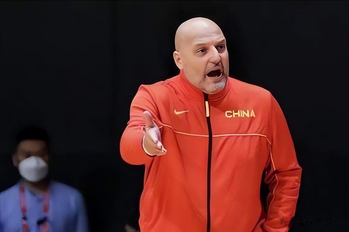 乔尔杰维奇太能说了，哪有一点像败军之将？

中国男篮主教练乔尔杰维奇接受了《新华