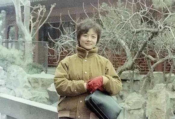 1983年， 王贵娥到北京探亲，不愿回去了，正好《红楼梦》在报纸上招演员，要能进