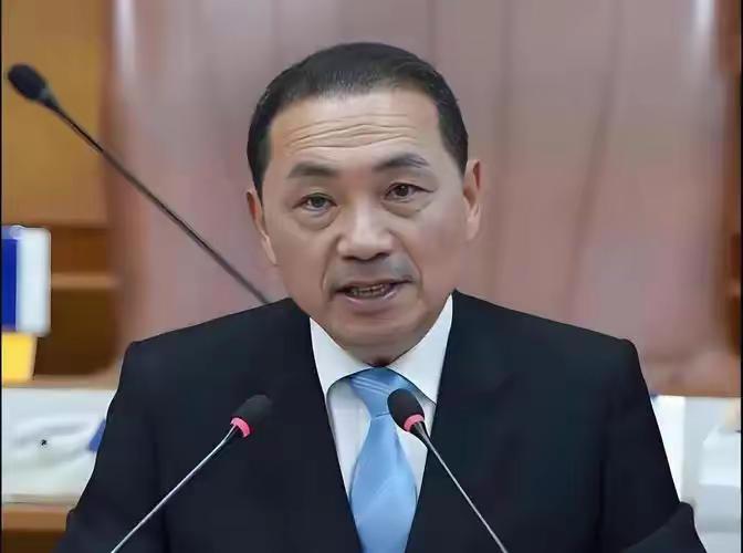 台“新北市长”侯友宜发表声明，

7月12日上午，台湾省新北市长侯友宜视察巴威台