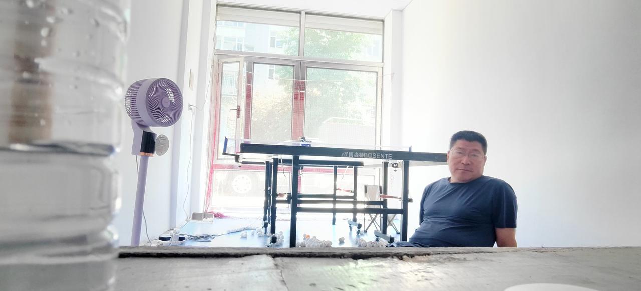 今天早晨吃饭时，妻子跟我说了一件事，我表示赞同。

她说：农村有个女人，六十几岁