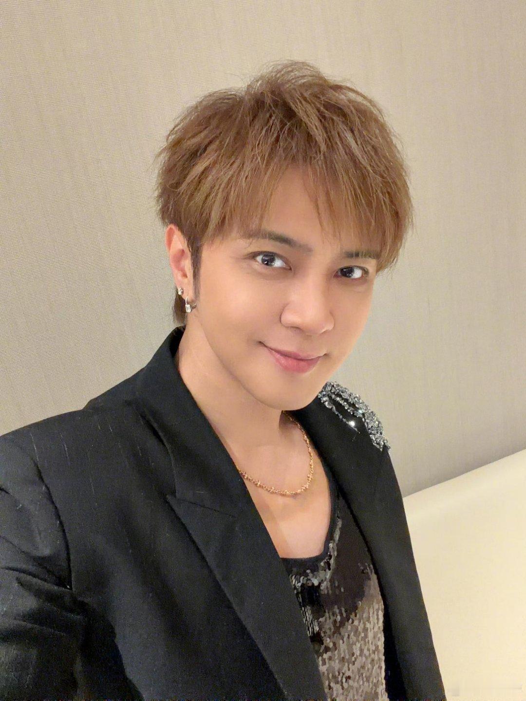 罗志祥 谁在蛐蛐我 网传"46岁罗志祥家中猝死送医不治"的消息后，传言者伪造医院