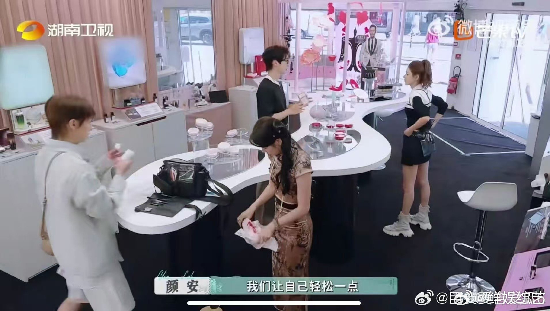 颜安这样的店长给我来一打颜安这样的店长给我来一打！复盘会抓问题、陪一起想方案，执