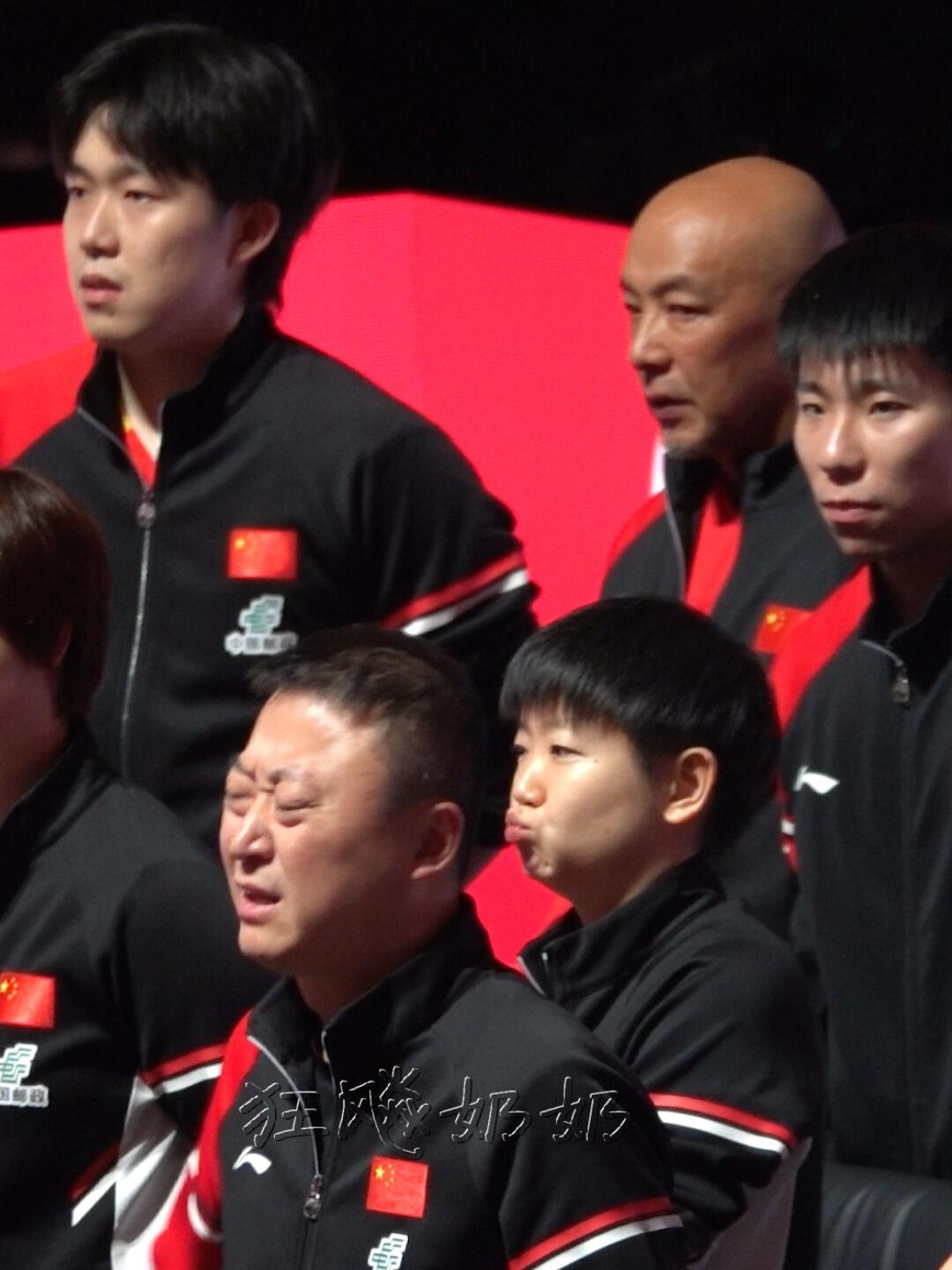 马琳的表情很少见这样的，旁边还有莎苏，少有的马琳主角，马琳指导也是有两把刷子的，