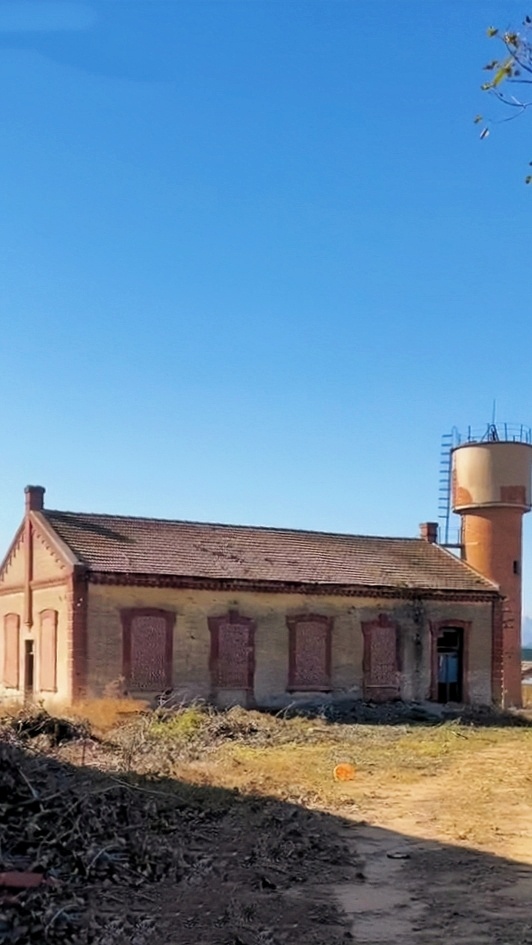 马克龙说此行只有一个遗憾要我说，马克龙还应该有一个遗憾，那就是他最应当到秦皇岛山