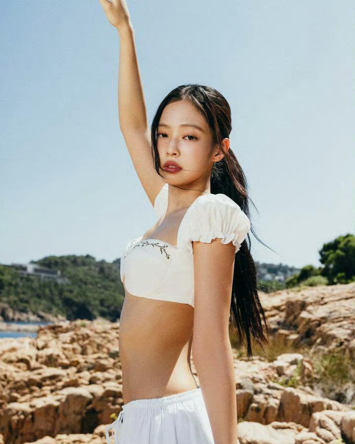 Jennie - Less than a Lover🤍🤍🤍 