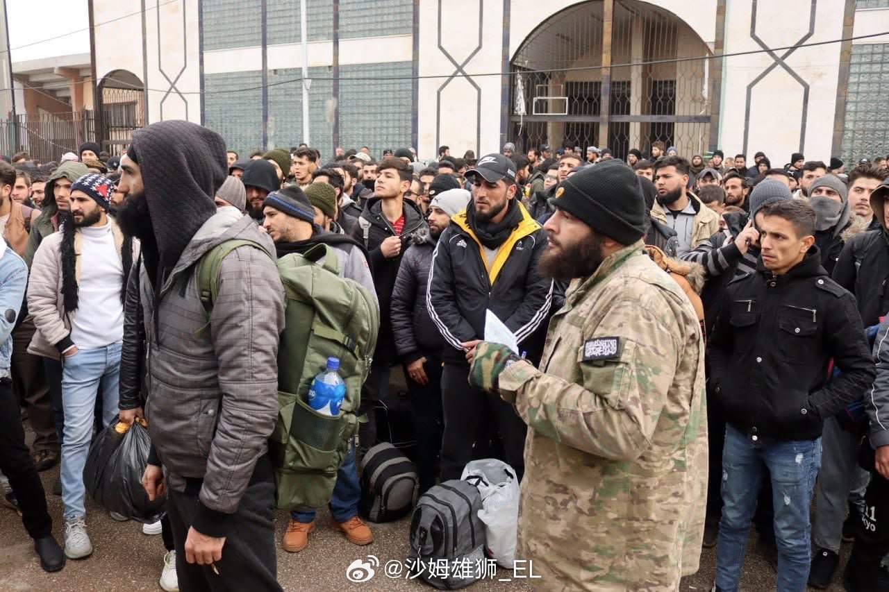 HTS在叙利亚霍姆斯省招募警察，目前他们新组建的警察部门非常缺人手，招募管理也很