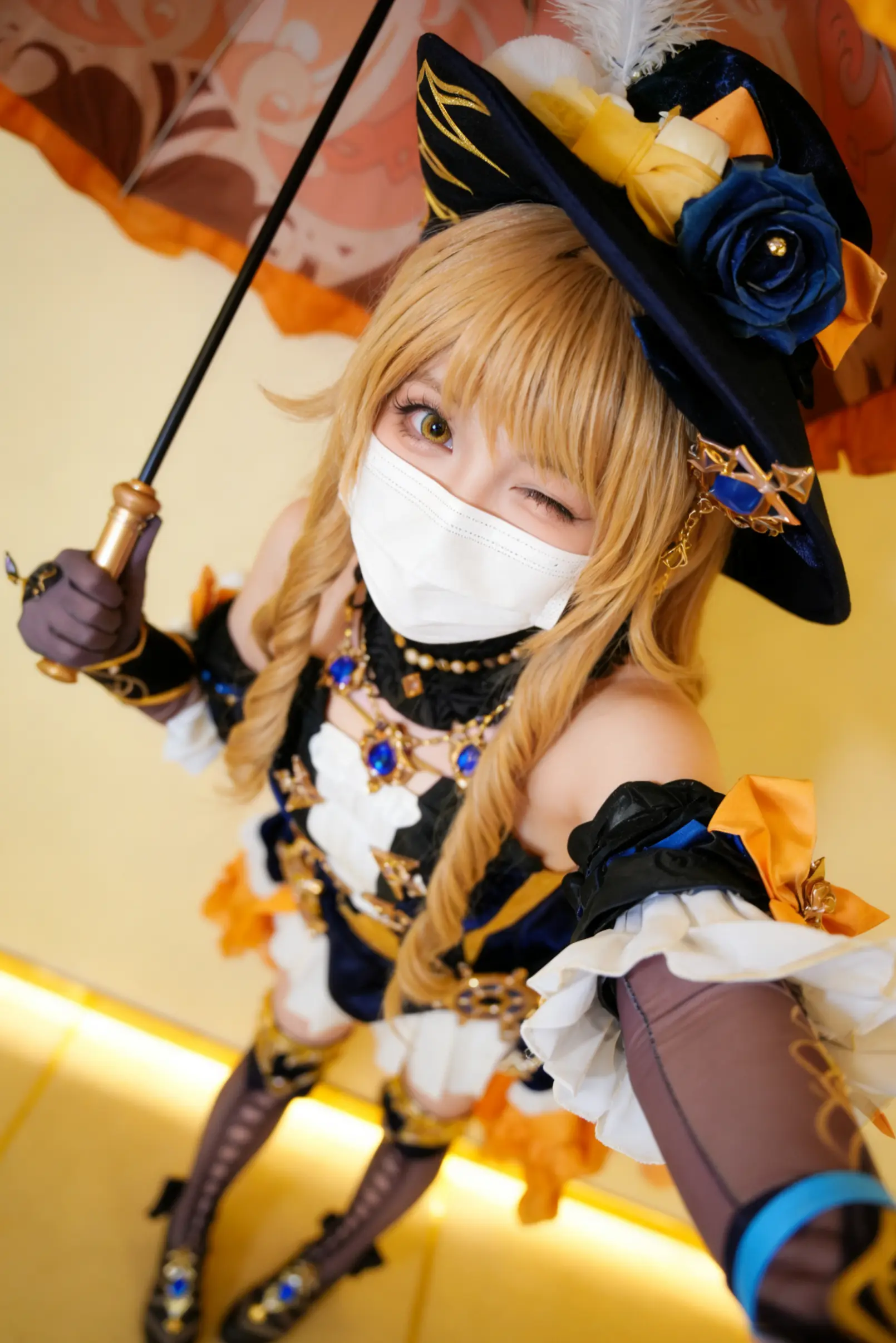 娜维娅。  时间过得真快~娜维娅都是4.0的角色了~帽子上的玫瑰比蒙德...