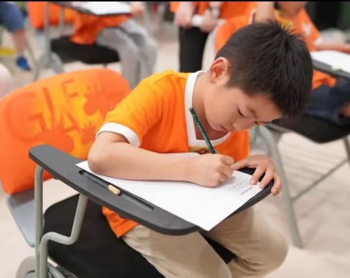 教育部出手！中小学禁买校外试卷，500亿教辅市场迎变局

家长们苦“高价外包试卷