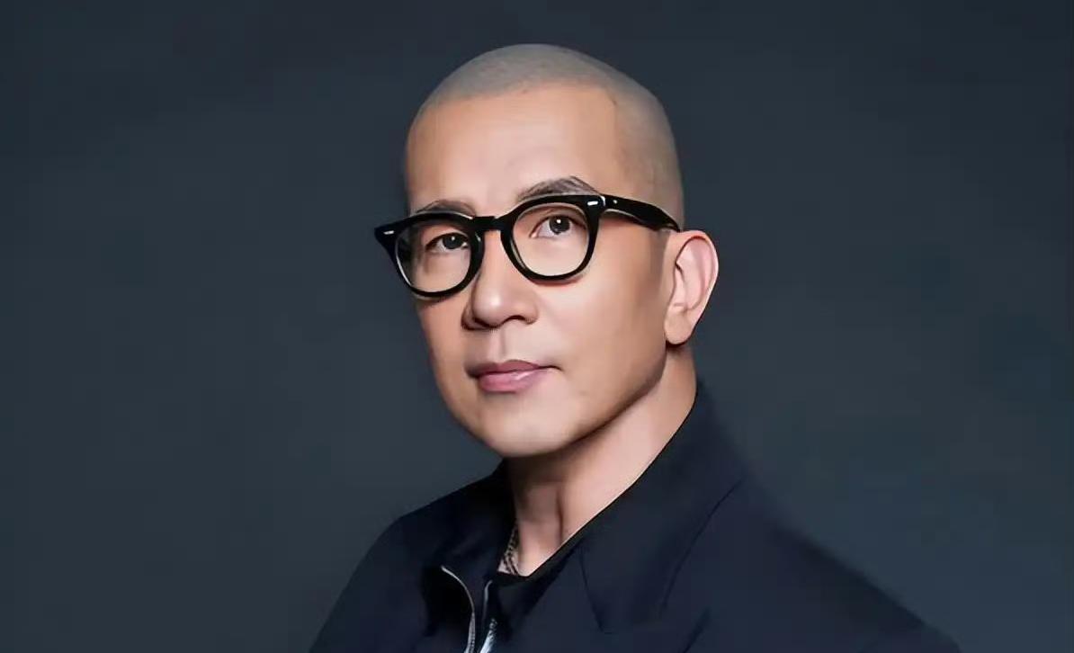 看到一个博主说站在人性这个角度解读下这个男人，
看他的过往具俊烨不会是一个见利忘
