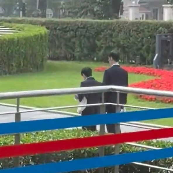 正装小莎