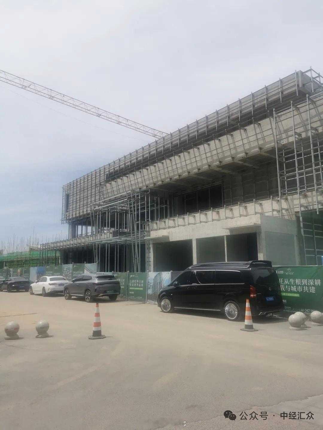 【陕西宝鸡石鼓山文化城缘何现烂尾】位于陕西省宝鸡市渭滨区的中华石鼓园，因被誉为篆