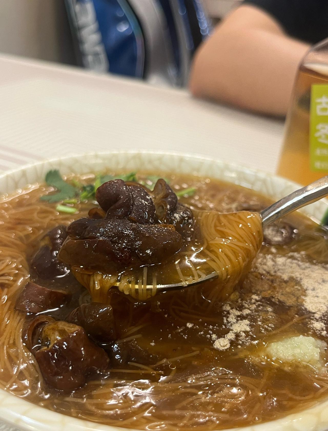 就在陈家祠！这一口让人念念不忘💗
📍广州 九份•甜 台湾小吃
🍜猪肠面线