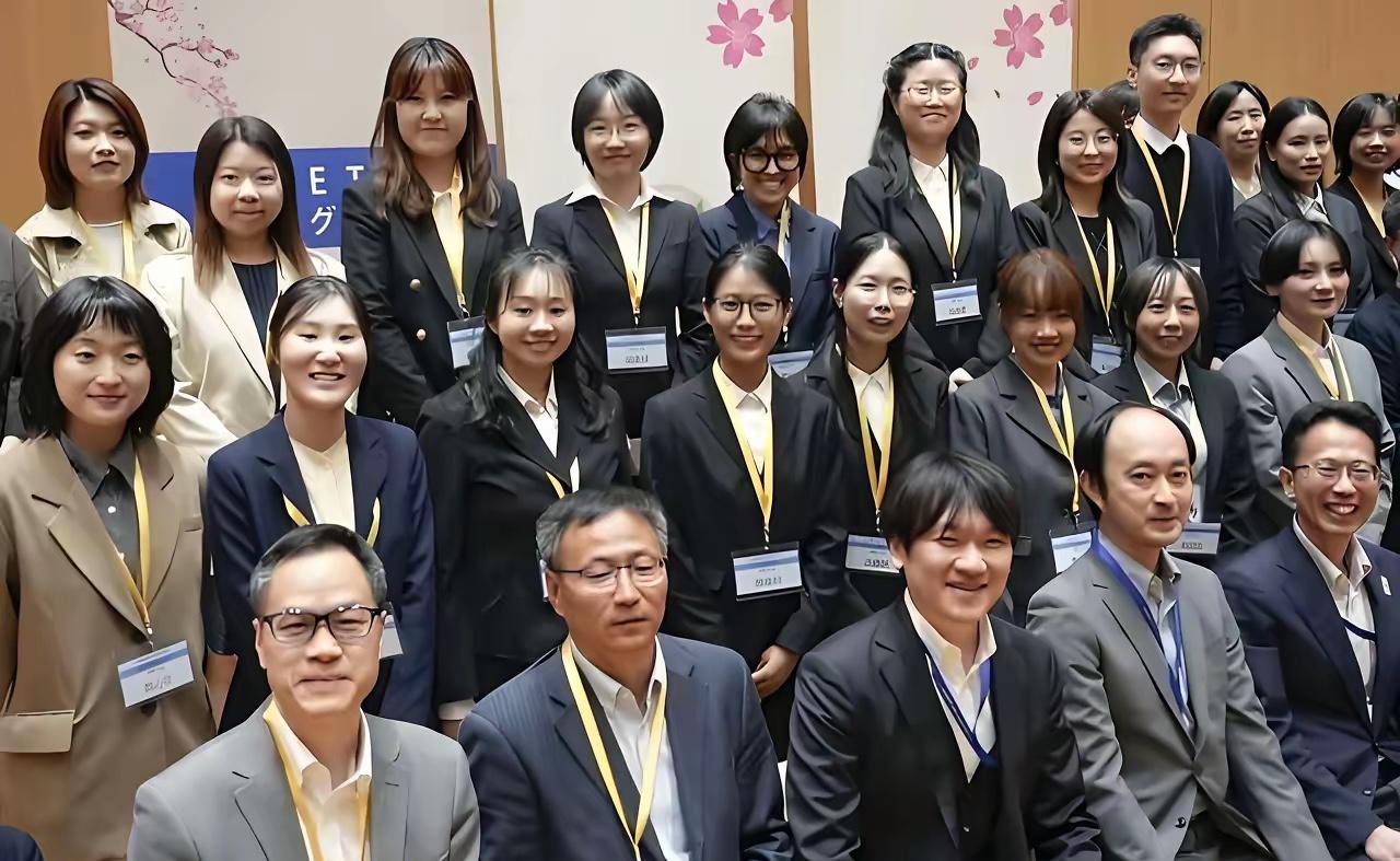 没人理，日本找中国了

日本驻华大使馆在4月11日办了个欢送会，送21名中国人去