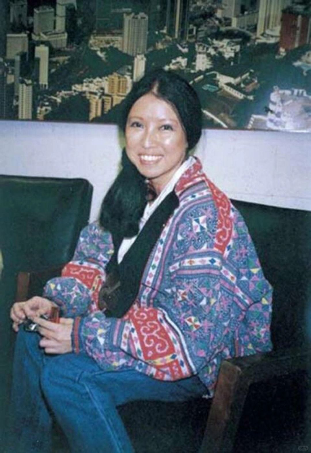 三毛火后，姐姐陈心田问她，你写的这些，有没有虚构的？
1974年，三毛发表了一篇...