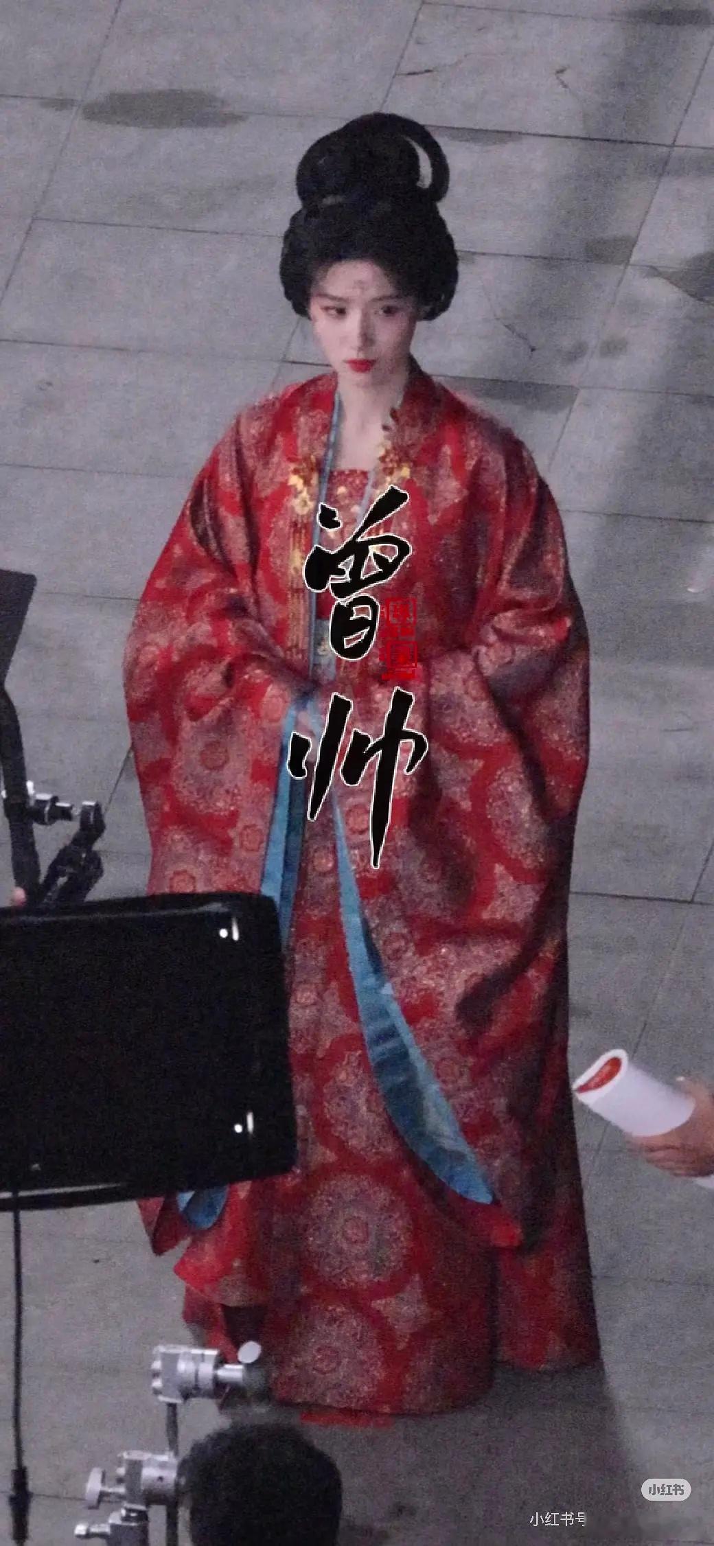 卢昱晓瘦瘦的很美，这个发型也很不错欸 