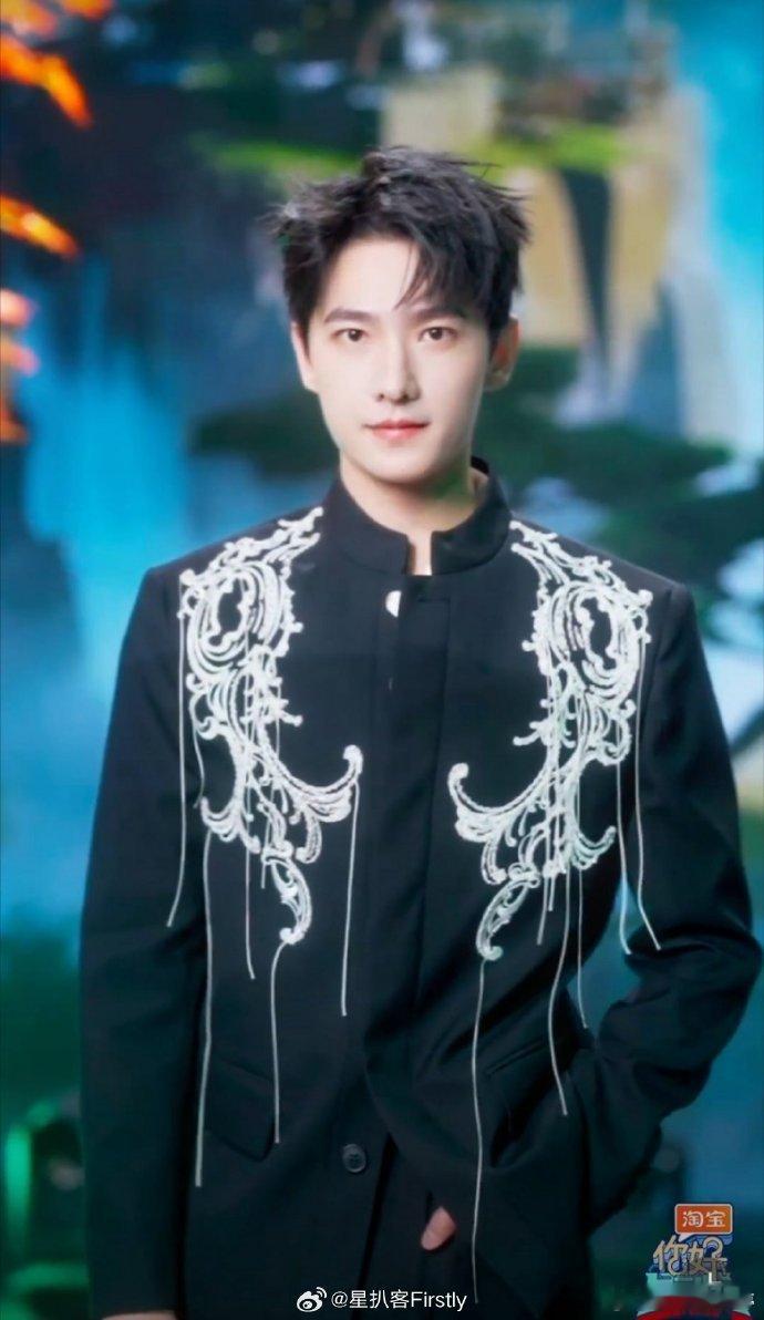 杨洋好六allblack新中式look《你好星期六》今晚的《凡人修仙传》专场，杨