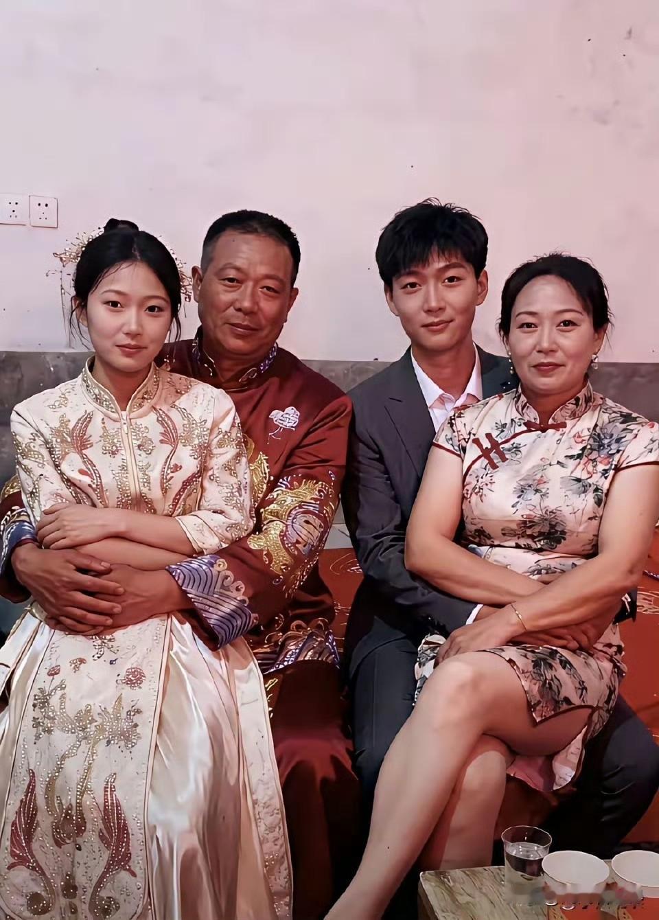 谁能看得出，这是怎么回事儿，是不是有点乱套了？ ​​​

以后该如何称呼？