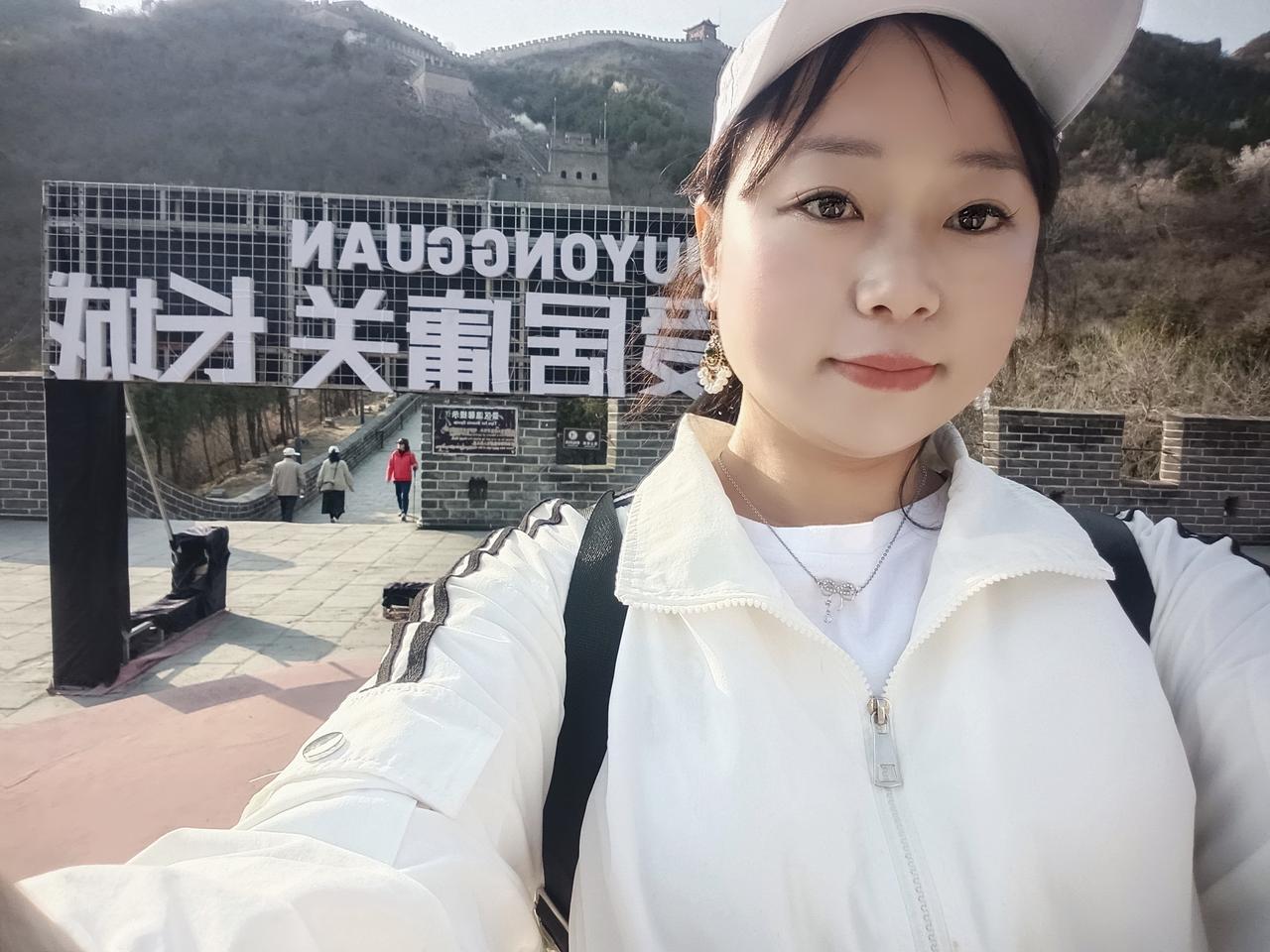 以前听很多人说
大客司机，或者开卡车的
没有一个老实人，只要媳妇儿
没有跟着的外