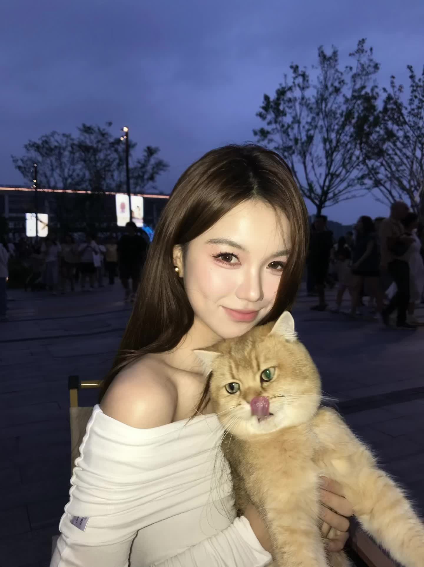 你总以为我的世界很大 但你不在的时候我都是一个人