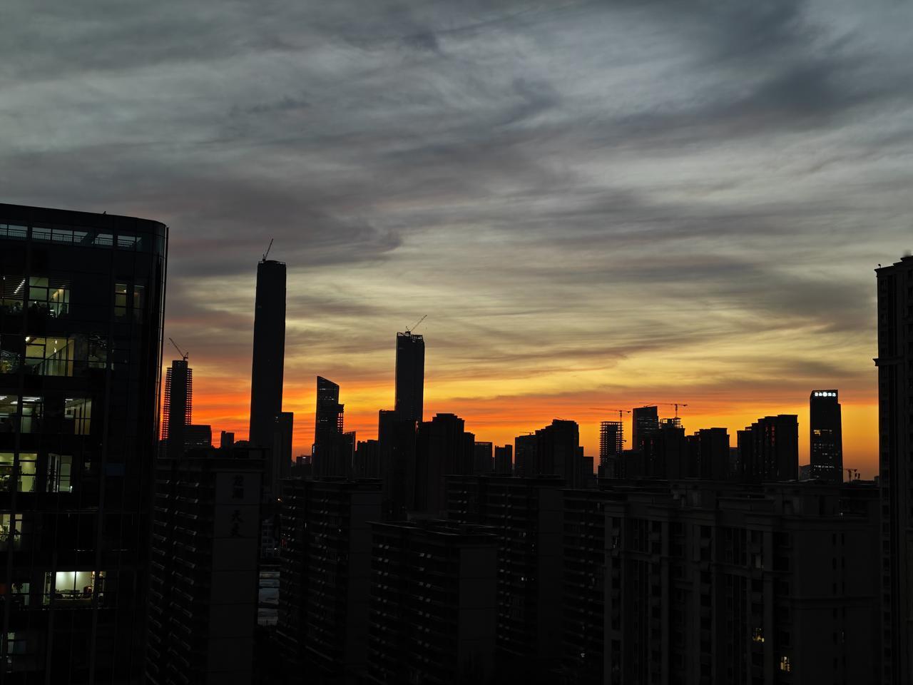 很多事情，都是当事双方各执一词，真相如何，就是罗生门。

昨天，台湾歌手郑智