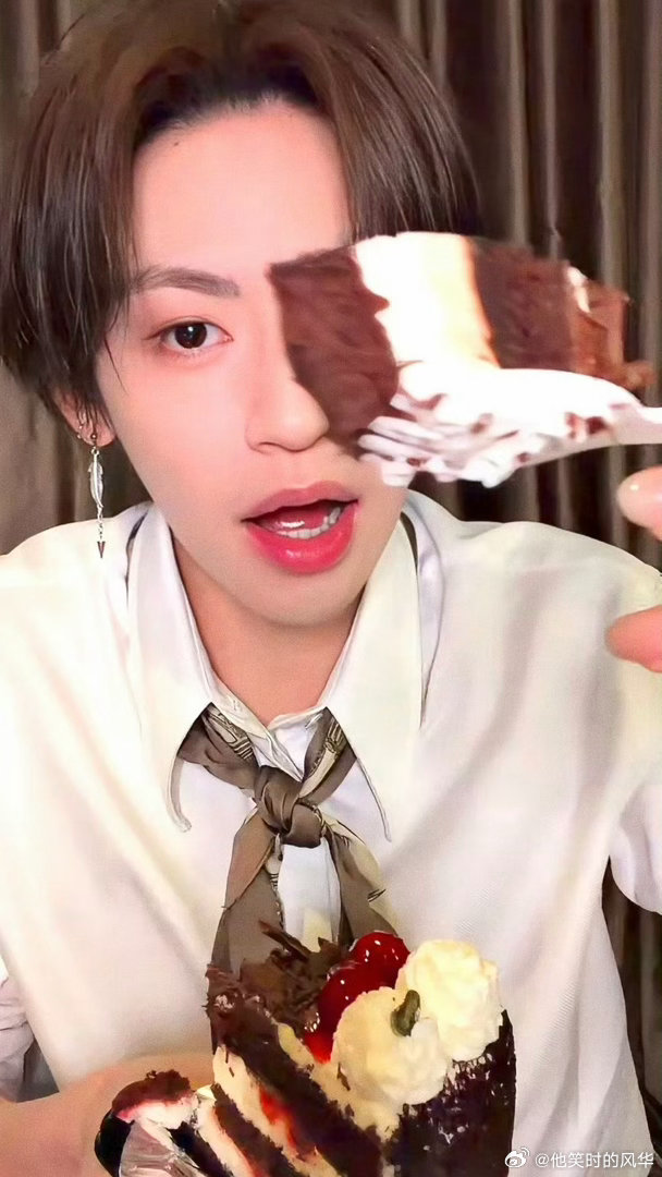 王琳凯出道八周年直播 从青涩到笃定，八年成长超动人！18岁的勇敢化作26岁的锋芒