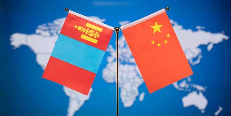 蒙古国总统呼日勒苏赫6月14日表示，对华友好是蒙外交首要方针，不会因与其他国家关