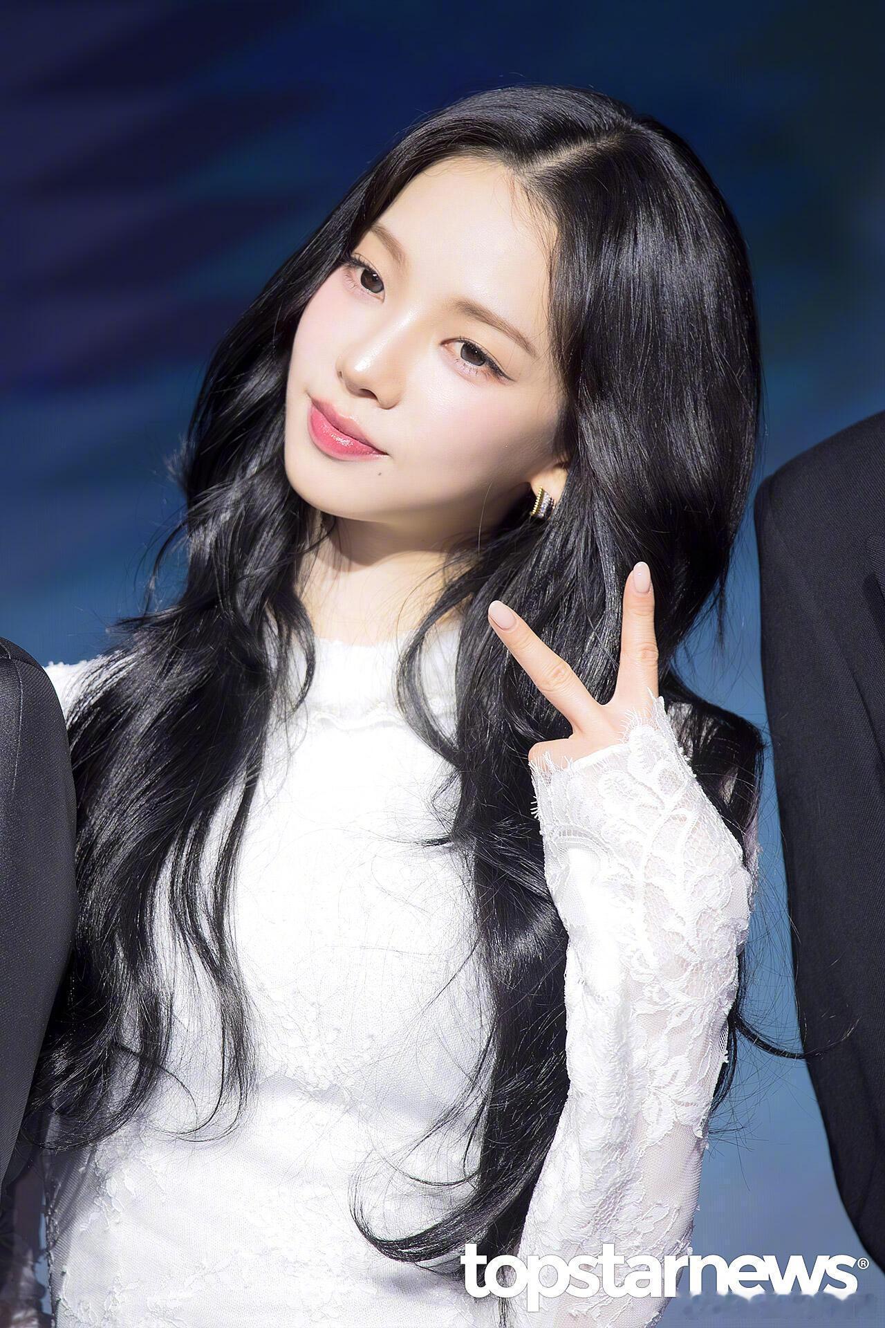 柳智敏是新闻图战神来的吧…… 