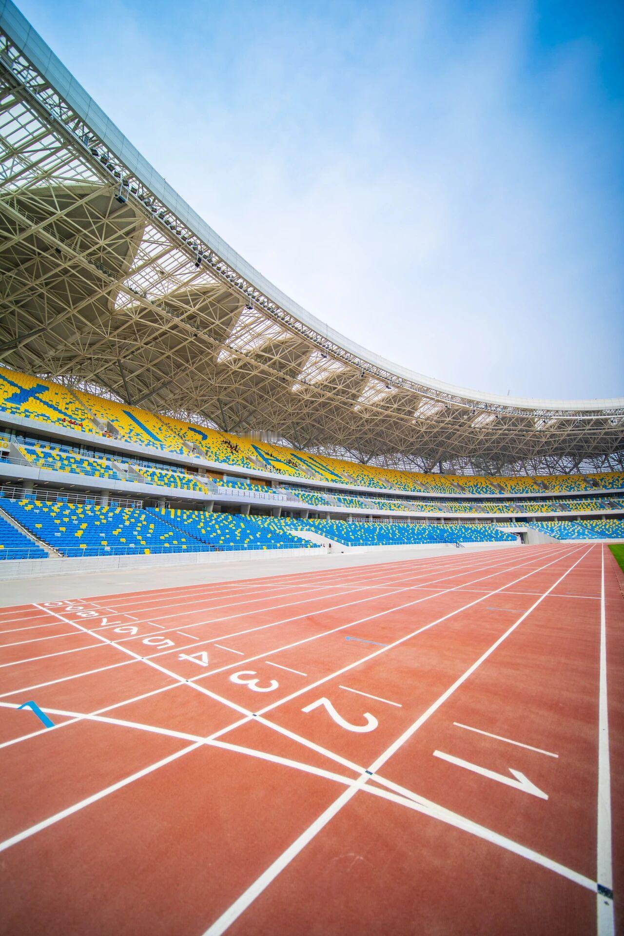 “石榴花”西安奥体中心体育场宣布常态化开放内场跑道，开放时间自1月29日起的每天