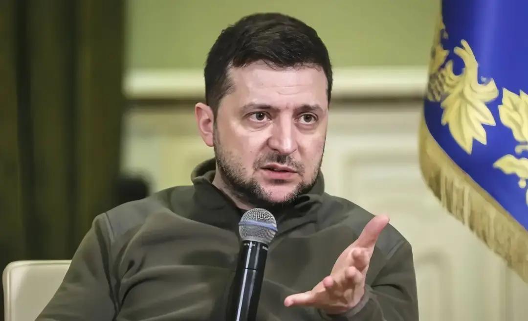 很多人好奇，俄罗斯为什么迟迟没对泽连斯基动手，其实是精打细算后的“克制”。

 