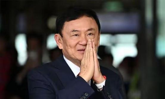 他信将在解除所有服刑期，第一时间登机去往迪拜，泰国有关报道这么说。
 
他信提前