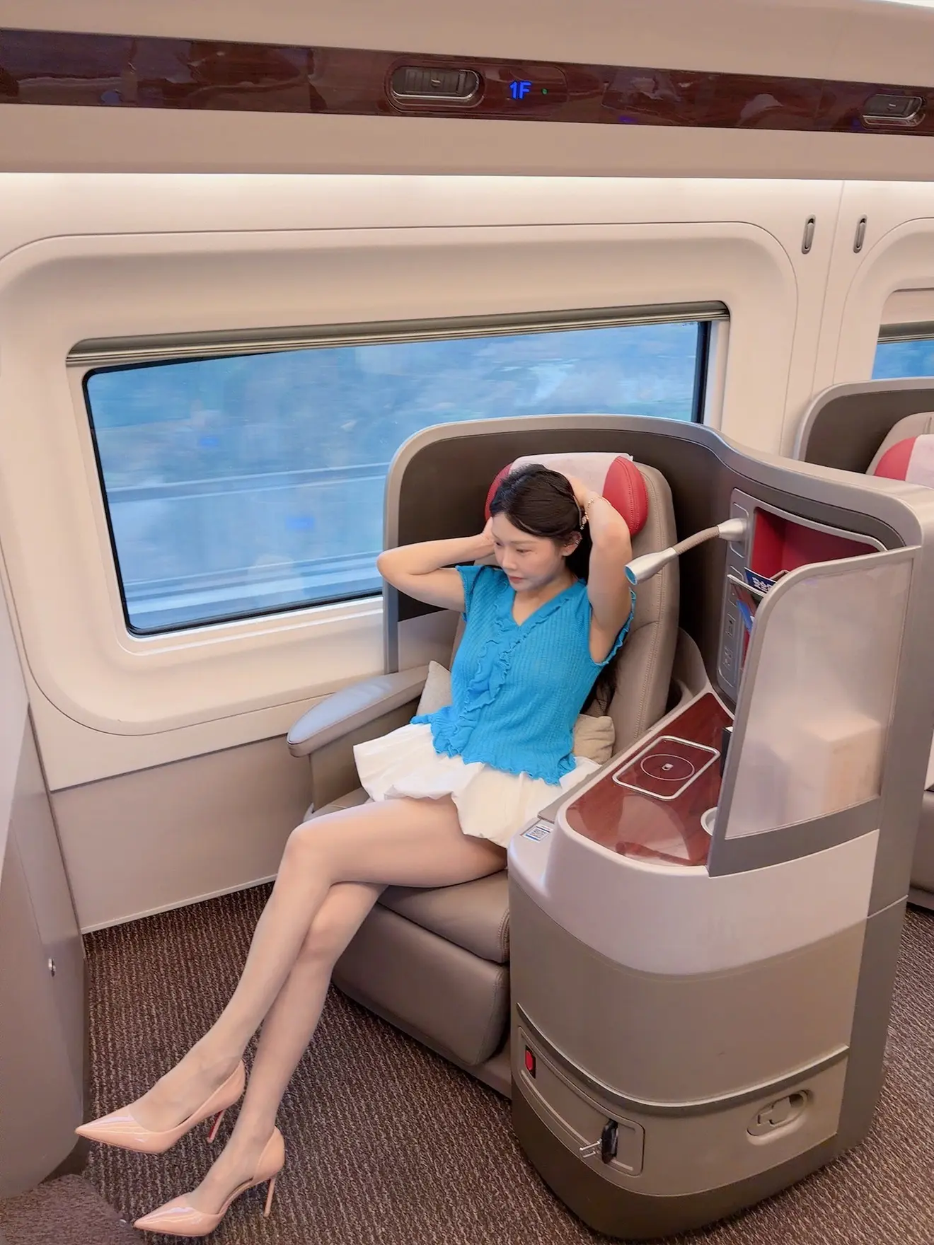 曾经我不在乎钱 只在乎人和人之间的感情 总以为钱花完了 可以再赚 现在...