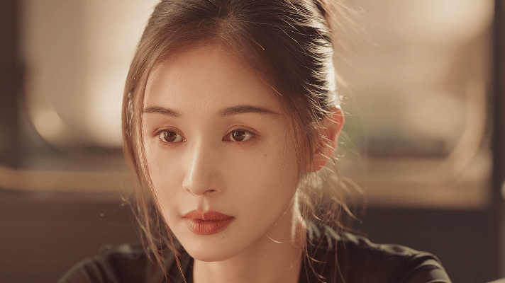 王子文好会演爱人和被爱 她能把爱情里那些细微的情绪都演出来，主动靠近时的心跳，被