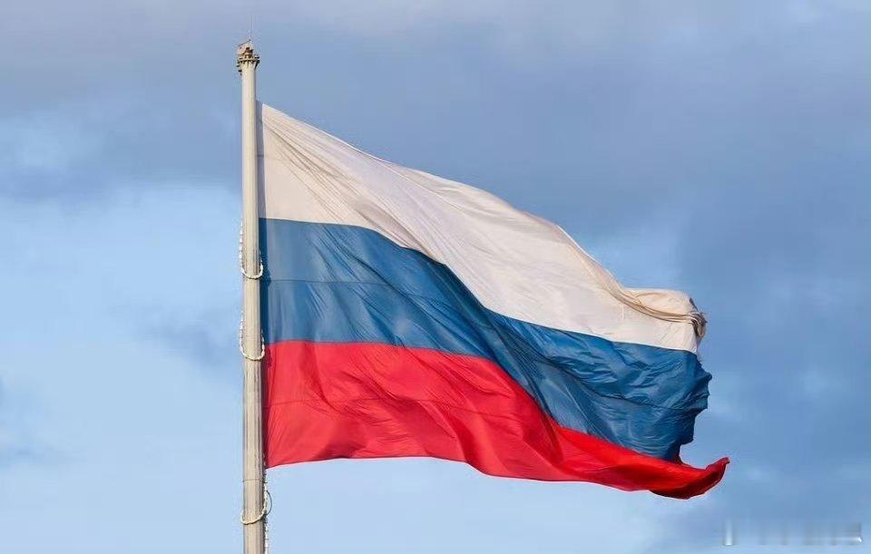 【世界泳联解禁俄罗斯和白俄罗斯选手，恢复国旗、国歌等国家象征】据懂球帝报道：4月