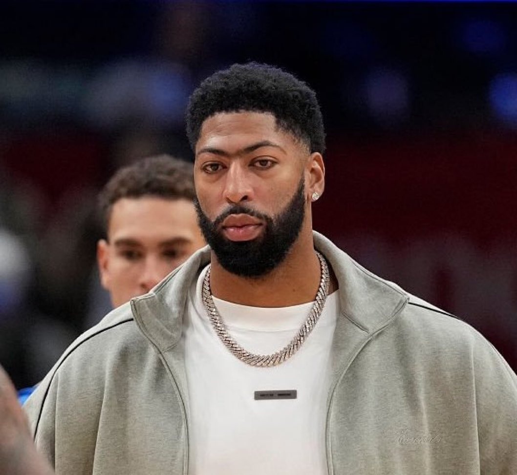 巴西绝杀据NBA记者Sam Amico报道：奇才愿意交易送走浓眉，但对勇士的巴特