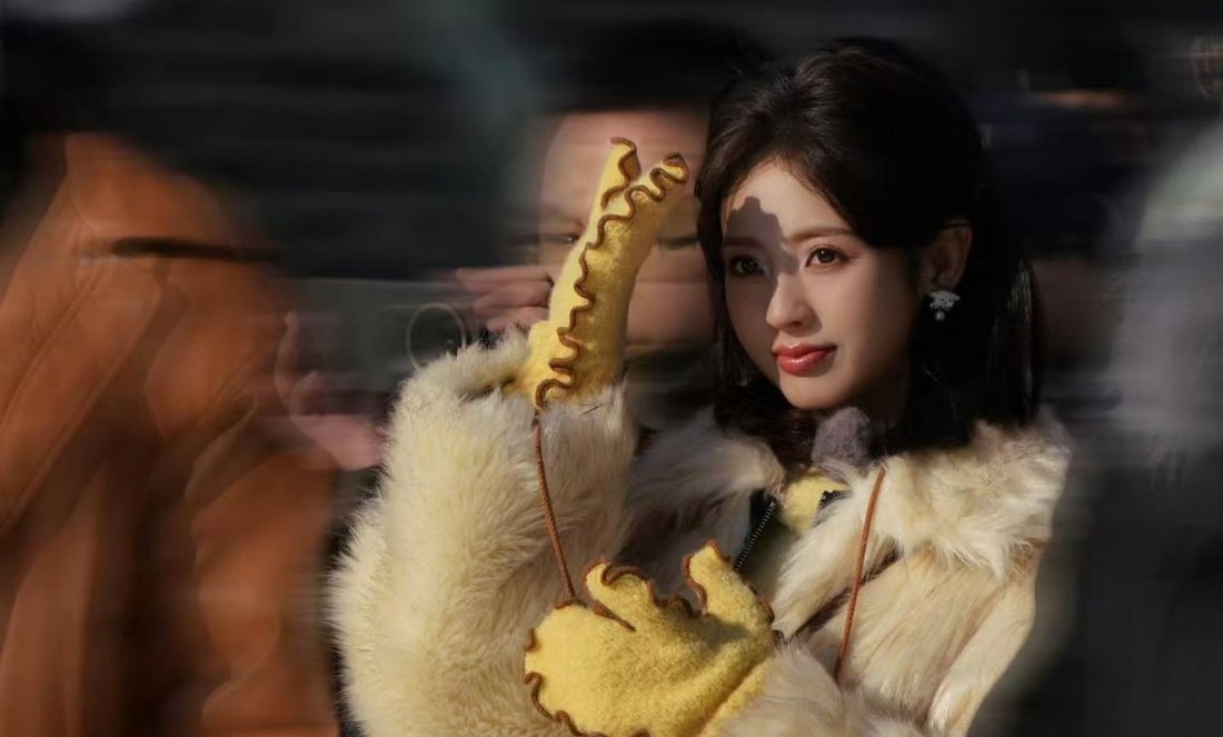 邢菲出道十年后的首个常驻综艺终于来了！冰雪综艺《热雪沸腾的我们》 