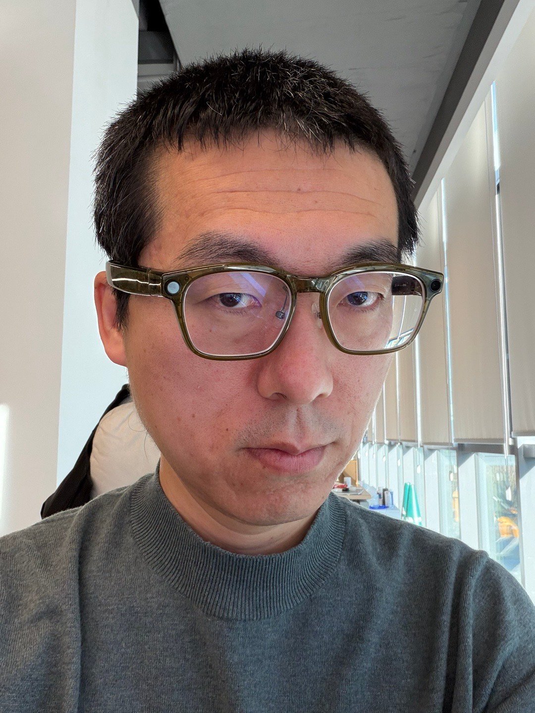 虽然是自家产品，有点王婆卖瓜了，但理想AI眼镜Livis 确实是非常有亮点的，而