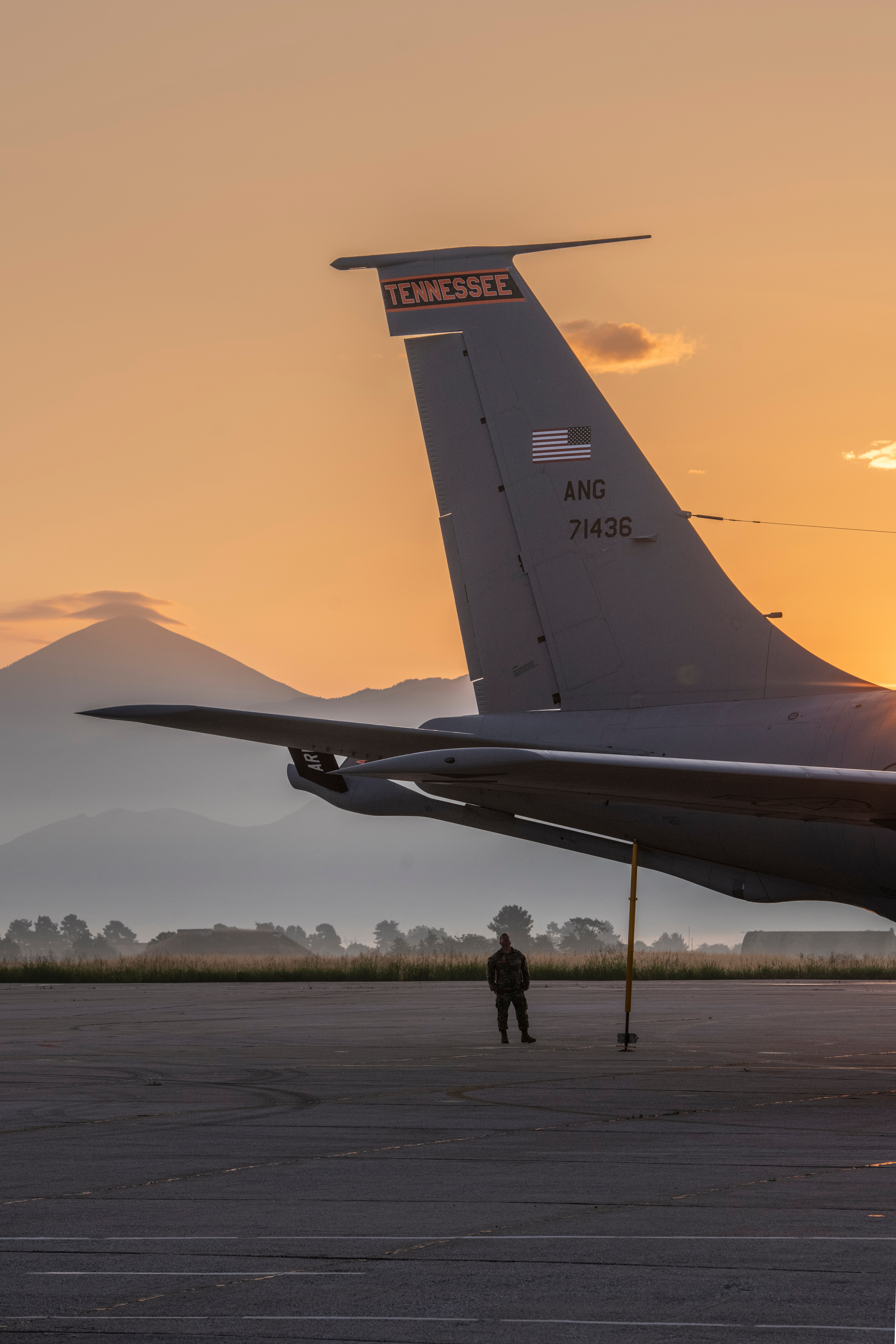 拉里萨空军基地，希腊。2023年6月18日，在希腊拉里萨的拉里萨空军基地，飞行员
