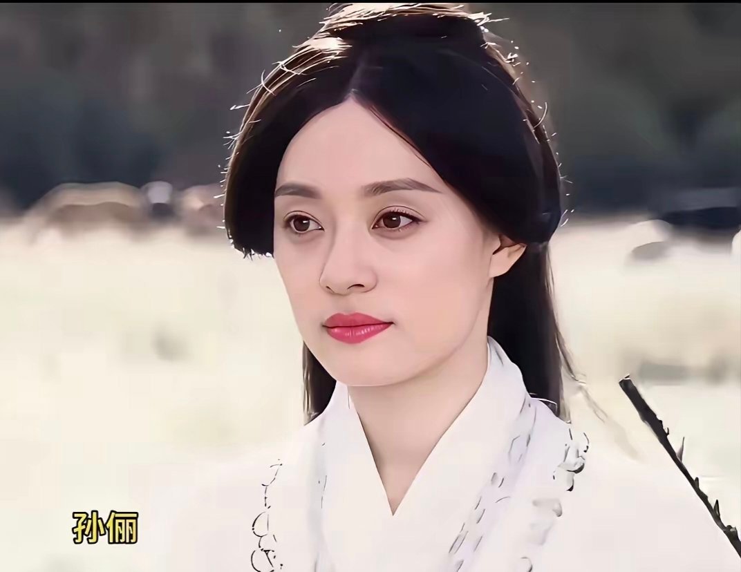 同样是年轻的时候饰演芈月芈八子，当宁静遇上孙俪，她们两个谁更美更胜一筹？肯定是宁