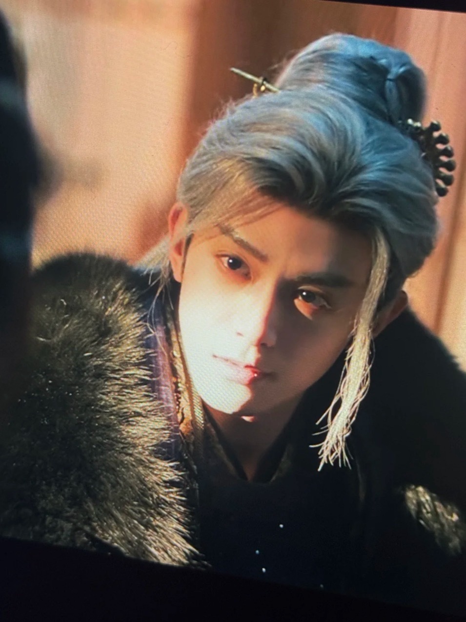 逐玉这部剧到底怎么拍的啊！！！？光影运用满分把每个演员都拍出来了新帅度！差点都没